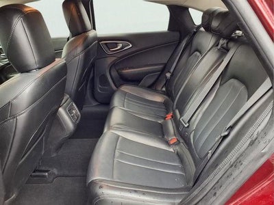 2017 Chrysler 200 Limited Platinum