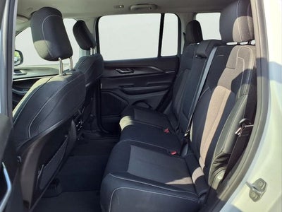 2023 Jeep Grand Cherokee Laredo 4x4
