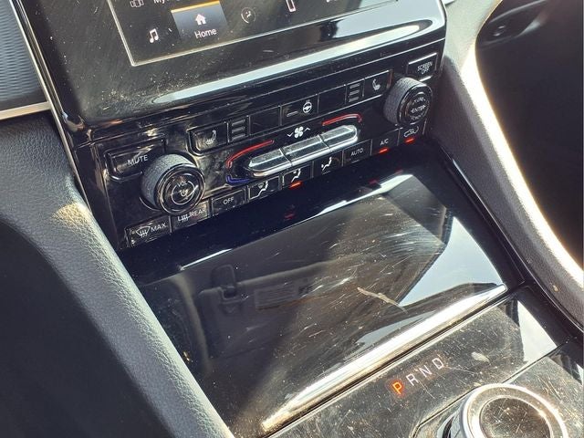 2023 Jeep Grand Cherokee Laredo 4x4