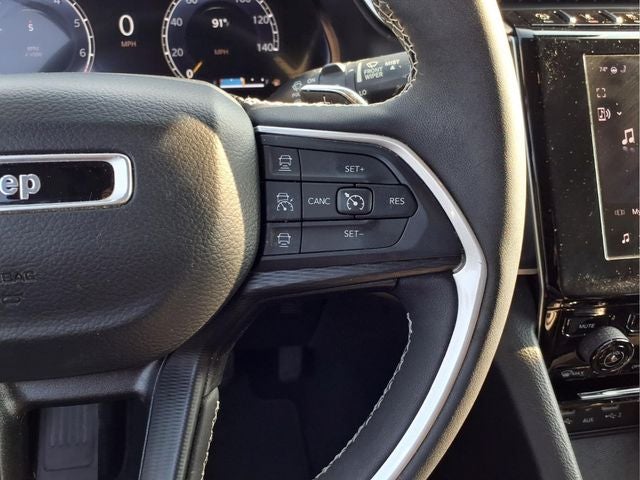 2023 Jeep Grand Cherokee Laredo 4x4