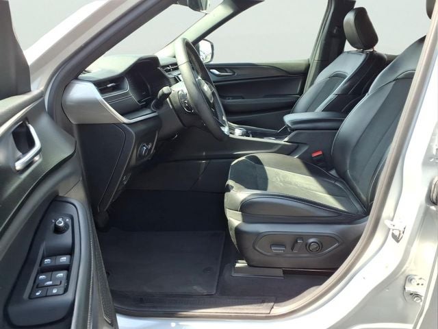 2025 Jeep Grand Cherokee Altitude 4x4