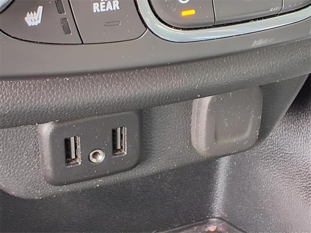 2022 Chevrolet Traverse AWD LT Cloth