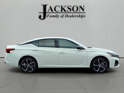 2024 Nissan Altima SR FWD