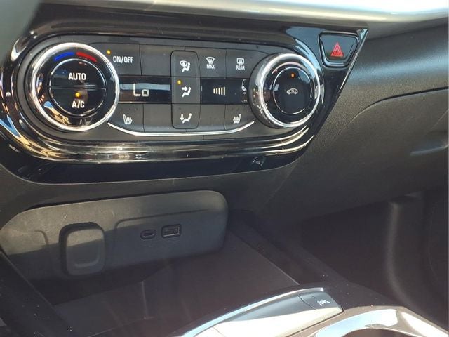 2025 Chevrolet Trax FWD LT