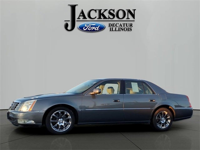 Used 2008 Cadillac DTS 1SE with VIN 1G6KD57918U137406 for sale in Decatur, IL