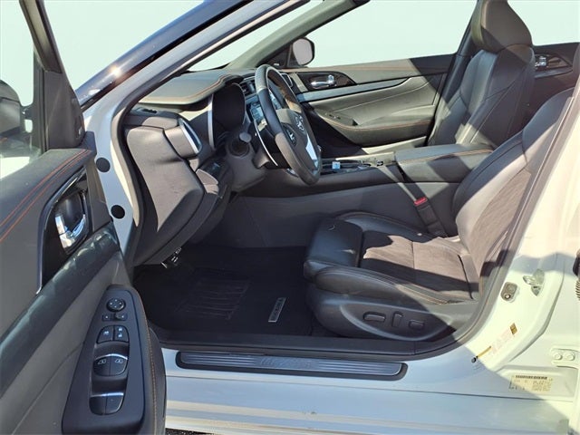 2023 Nissan Maxima SR