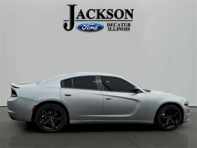 2017 Dodge Charger SXT