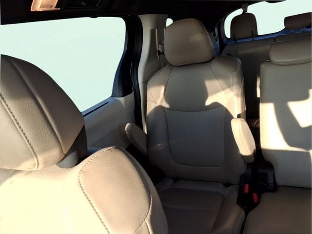 2022 Toyota Sienna XLE 8 Passenger