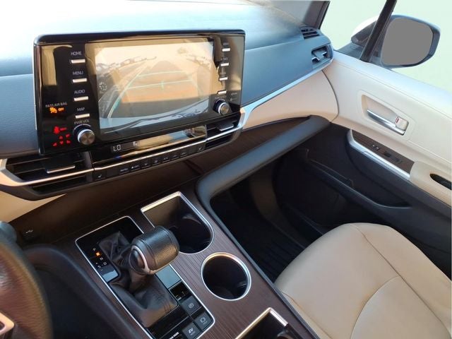 2022 Toyota Sienna XLE 8 Passenger