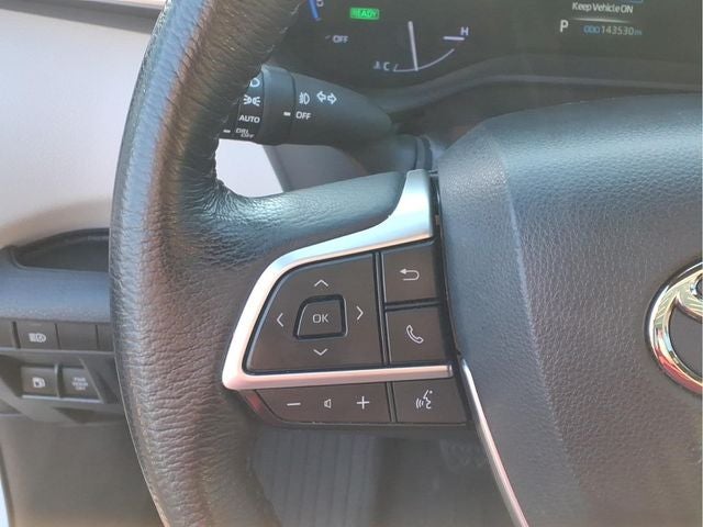 2022 Toyota Sienna XLE 8 Passenger