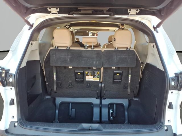 2022 Toyota Sienna XLE 8 Passenger