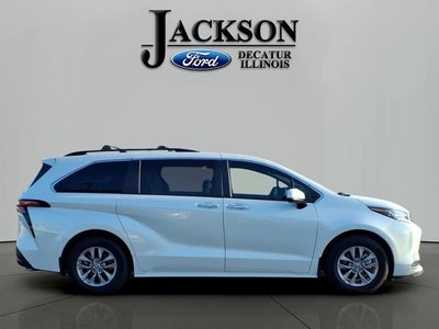 2022 Toyota Sienna XLE 8 Passenger